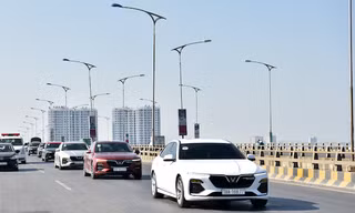 Vì sao các mẫu xe điện tự hành của VinFast trở thành tâm điểm của giới bình xe quốc tế?