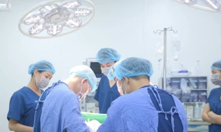 Bác sỹ thẩm mỹ khuyến cáo cần thận trọng khi phẫu thuật nâng ngực sa trễ