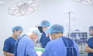 Bác sỹ thẩm mỹ khuyến cáo cần thận trọng khi phẫu thuật nâng ngực sa trễ
