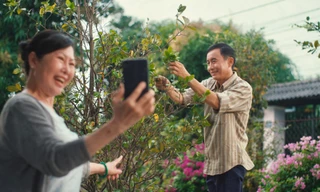 Chăm lo sức khỏe cha mẹ, giữ gìn niềm vui Tết của gia đình