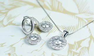 'Sang chảnh' trang sức đi biển, chọn sao cho đúng?