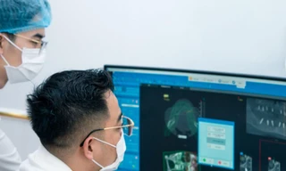 Địa chỉ trồng răng implant uy tín cho kiều bào về Việt Nam 