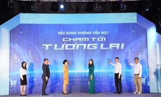 Kích hoạt sự kiện không dùng tiền mặt “chạm tới tương lai”