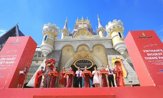 Nghi thức cắt băng khai trương “bom tấn giải trí hè” VinWonders Phú Quốc