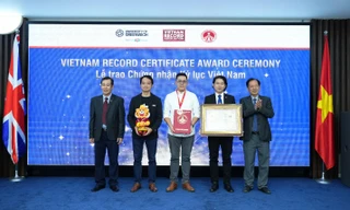 Triển lãm đồ họa của sinh viên trường quốc tế xác lập kỷ lục Việt Nam