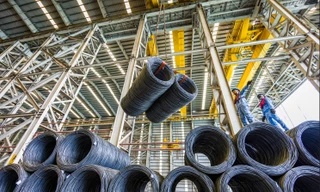 Một cổ phiếu thép sang tay nghìn tỷ ngay đầu tuần