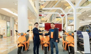 Ahamove mua 200 xe VinFast để triển khai dịch vụ cho thuê xe máy điện đầu tiên tại Việt Nam