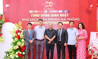 Kỷ niệm 20 năm – Khách hàng trúng thưởng xe đạp địa hình tại Nhà sách Tiền Phong Hải Phòng