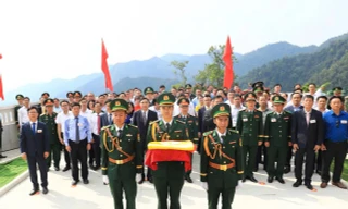 Tự hào, thiêng liêng lễ thượng cờ A Pa Chải – cực Tây Tổ quốc