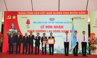 Tổng Công ty Đầu tư Phát triển nhà và đô thị (HUD) đón nhận Huân chương Lao động hạng Nhất 