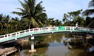 Cầu Út Ốm tại ấp Phước Thới B, xã Bình Phước, huyện Mang Thít, tỉnh Vĩnh Long