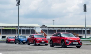 Khách hàng lái thử VinFast VF 7: “Quá xứng đáng với giá tiền”