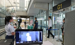 Cách ly 2 bệnh nhân bị sốt nhập cảnh từ Vũ Hán vào Việt Nam