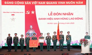Đánh dấu 3 thập kỷ vươn mình, Viettel Construction đón nhận danh hiệu 'Anh hùng lao động'