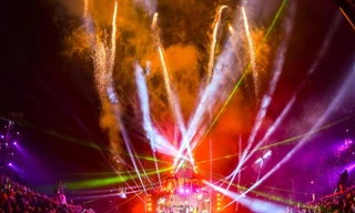 Gần 20 nghìn cư dân Ecopark mãn nhãn cùng đại tiệc countdown hoành tráng 