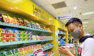 Unilever cùng Cảng hàng không quốc tế Tân Sơn Nhất phòng dịch cho hành khách