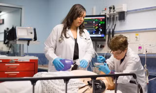 Hội thảo Du học và hành nghề Bác sĩ tại Mỹ cùng Đại học Y khoa St. George 