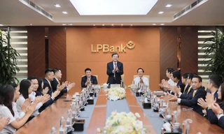 Thường trực Tỉnh ủy Ninh Bình làm việc với Ngân hàng Lộc Phát Việt Nam nhân ngày Doanh nhân Việt Nam