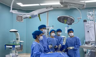Điều trị ‘tận gốc’ ung thư tuyến tiền liệt cho bệnh nhân nam 69 tuổi
