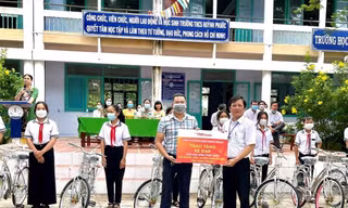 TNPower tặng xe đạp cho học sinh vượt khó tại Ninh Thuận, Bình Phước
