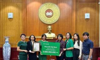 Manulife quyên góp hơn 2,6 tỷ đồng hỗ trợ khắc phục hậu quả bão Yagi