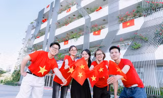 Tràn ngập sắc màu cờ đỏ sao vàng, Trường Đại học FPT lan tỏa niềm tự hào dân tộc