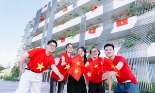 Tràn ngập sắc màu cờ đỏ sao vàng, Trường Đại học FPT lan tỏa niềm tự hào dân tộc