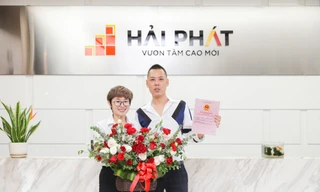 Tập đoàn Hải Phát bàn giao sổ đỏ căn hộ đầu tiên cho cư dân Roman Plaza