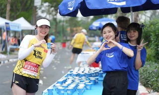 Pocari Sweat Việt Nam tiếp sức những bước chạy xanh tại sự kiện Ecopark City Trail 2024