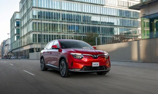 Xuyên Việt bằng VinFast VF 8: Máy khỏe 'bao' trèo đèo lội suối, không lo sạc, không lo phí