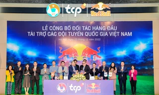 Nhãn hàng nước tăng lực Red Bull tiếp năng lượng cho các đội tuyển bóng đá Quốc gia