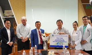 Quỹ hỗ trợ cộng đồng David Dương: Tặng xe chuyển bệnh và tổ chức thăm khám cho bệnh nhân nghèo 