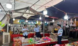 Quản lý thị trường tìm cách quản hàng giả, hàng nhái trên chợ mạng