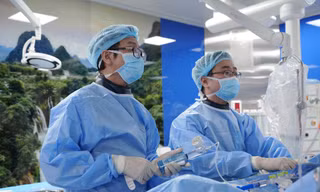 Những tiến bộ vượt bậc trong can thiệp tim mạch, mở ra hướng điều trị mới cho bệnh nhân nguy cơ chảy máu cao