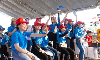 Hàng ngàn thanh niên công nhân Quảng Nam hào hứng 'nạp năng lượng tích cực'