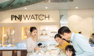 Nhiều ưu đãi, phần quà hấp dẫn cho khách hàng mua trang sức mùa Valentine