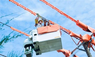 EVNSPC vượt trội về năng lực cung cấp điện và dịch vụ trực tuyến