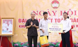 Chủ tịch UBND tỉnh Thanh Hoá Đỗ Minh Tuấn dự Ngày hội Đại đoàn kết toàn dân tộc tại Tổ dân phố Đoan Hùng