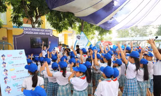 Chung tay cho trẻ không gian nhà vệ sinh học đường đạt chuẩn