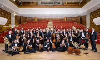 Nhạc trưởng Olivier Ochanine và những 'thông điệp' chống dịch Covid vô cùng lạc quan 