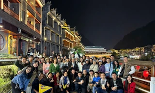 An Lập Phát cùng Đại lý phân phối đến Phượng Hoàng Cổ Trấn 