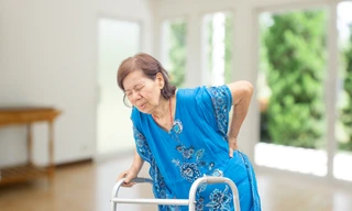 Chủ động phòng ngừa và điều trị biến chứng loãng xương ở người cao tuổi