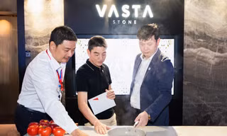 Các ngôi sao MICHELIN Guide trình diễn trên mặt đá nung kết cao cấp Vasta Stone