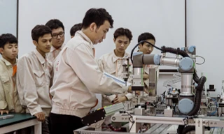 Đào tạo Công nghệ Thông tin và Điện-Điện tử: Ra trường, lương có thể lên đến nghìn đô