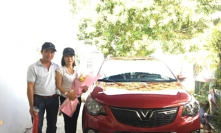 Khách hàng hào hứng với dịch vụ chăm sóc tại nhà giữa mùa dịch của VinFast