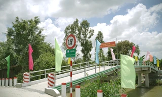 Grab và Quỹ Bảo trợ trẻ em Việt Nam khánh thành công trình cầu kênh Phụng Thớt