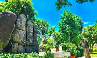 Mùa xuân tham quan Núi Cấm