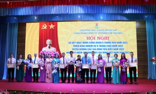 VINACOMIN tuyên dương các gia đình tiêu biểu nhân Ngày Gia đình Việt Nam 28/6