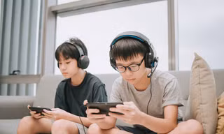 Cận thị - Nguyên nhân hàng đầu khi bố mẹ đưa con đến khám