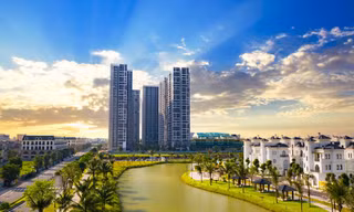 Nhà đầu tư có nên chờ thị trường 'ấm lên' mới xuống tiền